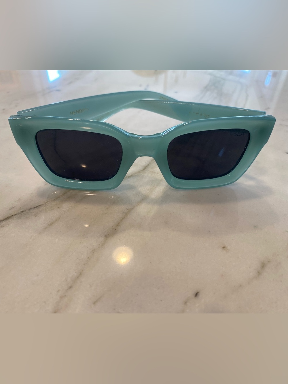 I-Sea Hendrix Polarized Sunglasses - sage w/ smoke lenses